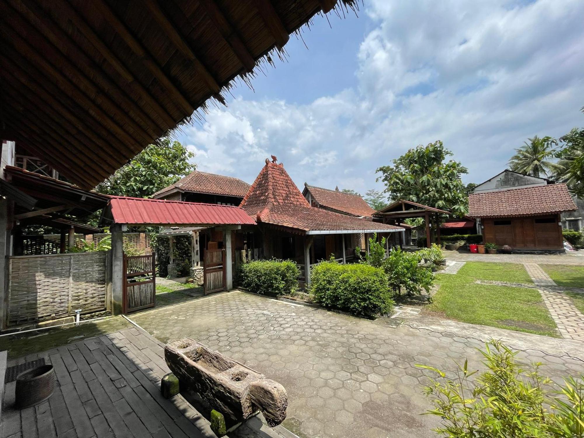 Saka Homestay Boutique & Cafe Маґеланґ Екстер'єр фото